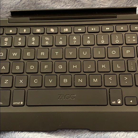 ZAGG Bluetooth keyboard for tablet. - Picture 2 of 3